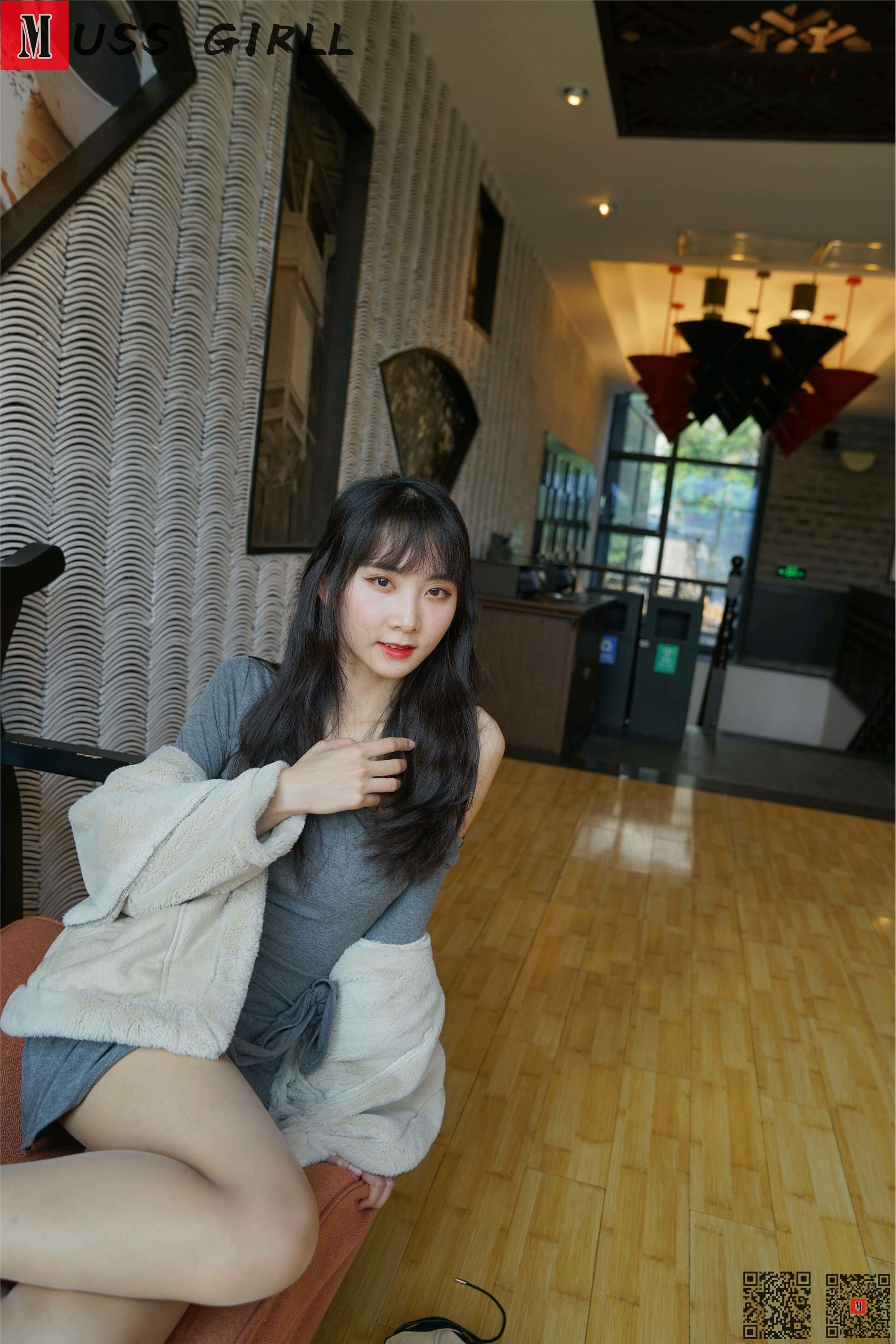 MussGirl慕丝女郎  NO.162 沙发肉丝包臀裙